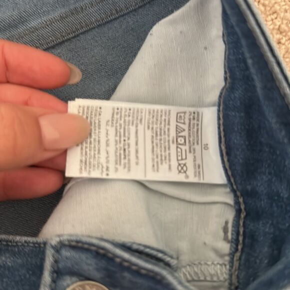 Old Navy High-Waisted Rockstar Super-Skinny Ripped Jeans for Women - Picture 3 of 4